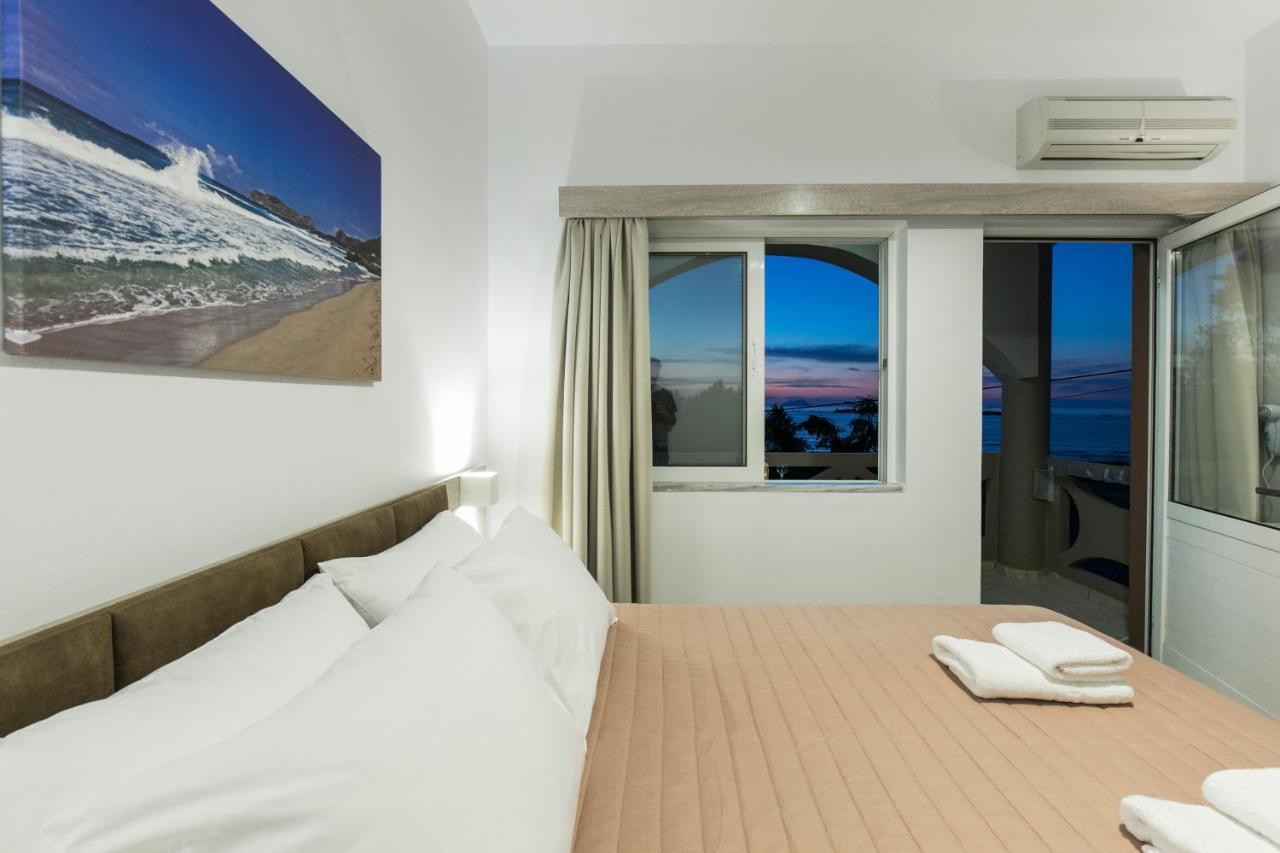 Appartement Kolimbito Sea Side à Falasarna Extérieur photo